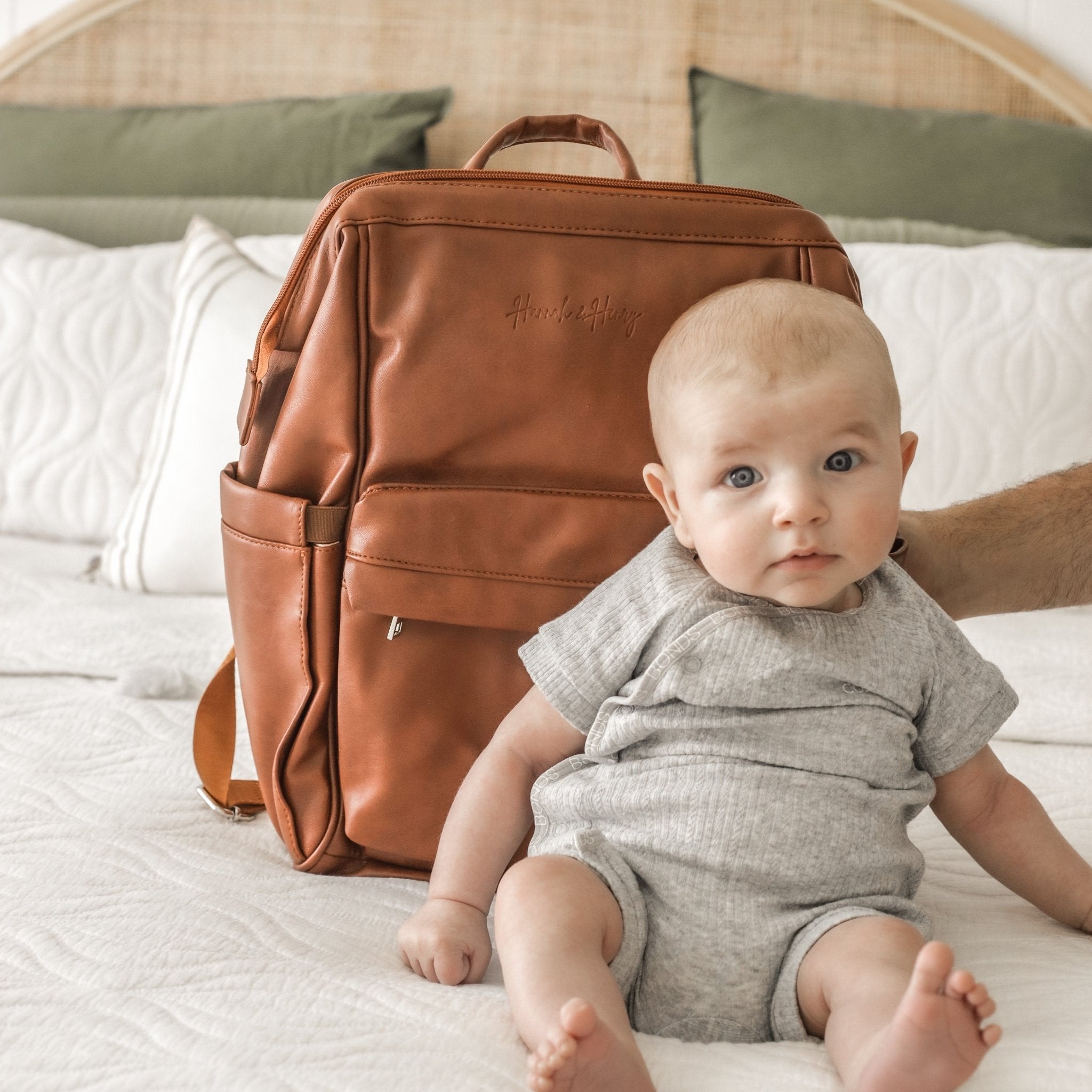 Your Baby's Daily Log Book - Hannah and Henry